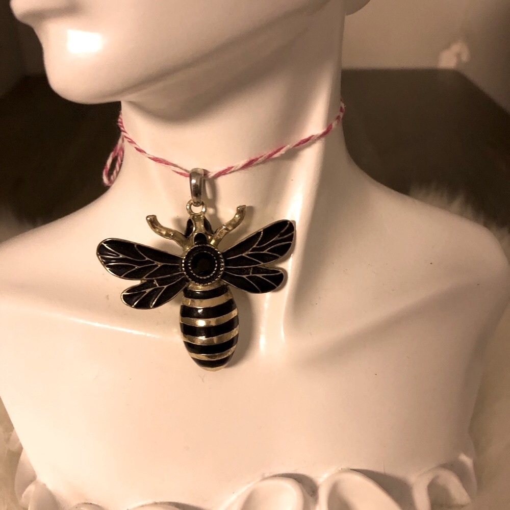 Large bee pendant